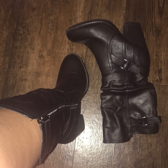 Boots - Picture 2 of 3